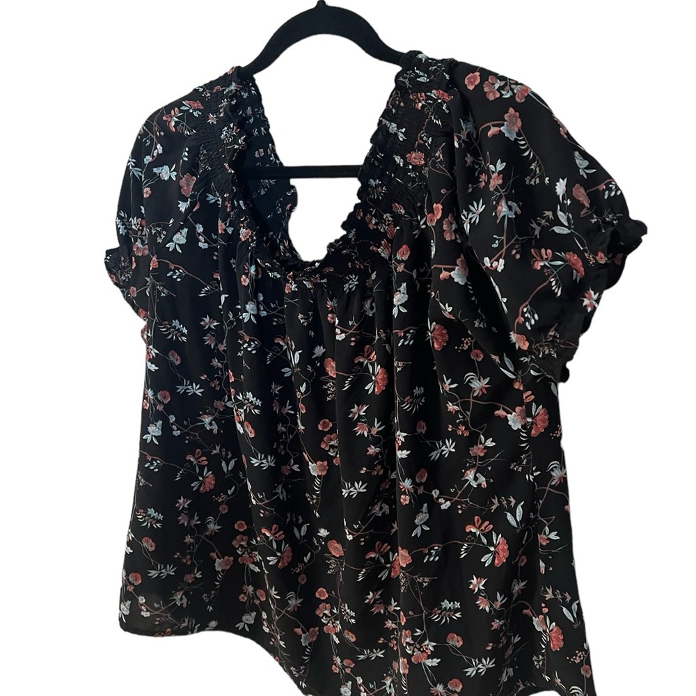 A Trendsetter blouse in size XXL - Picture 4 of 6